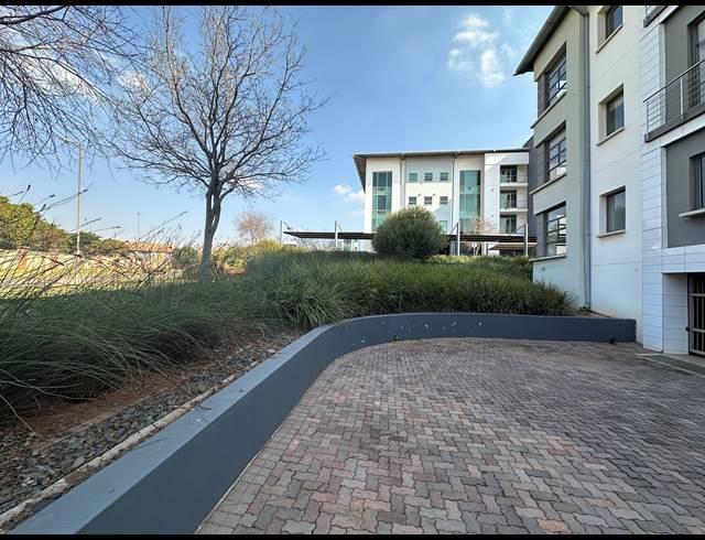 326M² OFFICE TO LET IN ECO PARK ESTATE